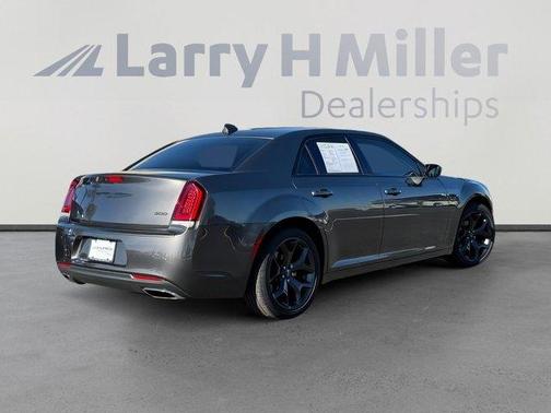 2023 Chrysler 300 Touring