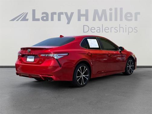 2020 Toyota Camry SE