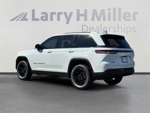 2025 Jeep Grand Cherokee Laredo