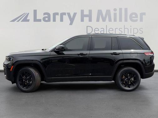2026 Jeep Grand Cherokee Laredo