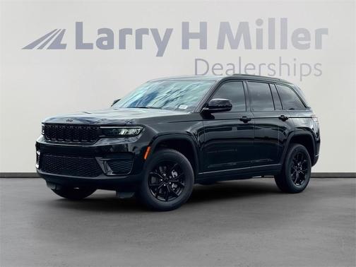 2025 Jeep Grand Cherokee Laredo