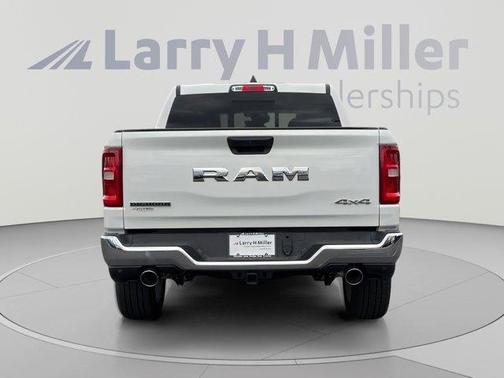 Bright White Clearcoat 2026 RAM 1500 Big Horn