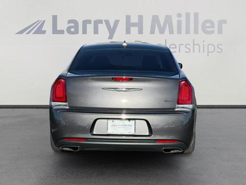 2021 Chrysler 300 Touring L