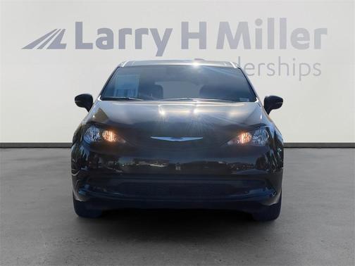 2026 Chrysler Voyager LX