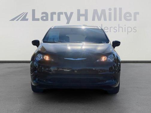 2026 Chrysler Voyager LX