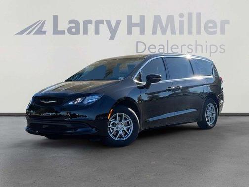 2026 Chrysler Voyager LX