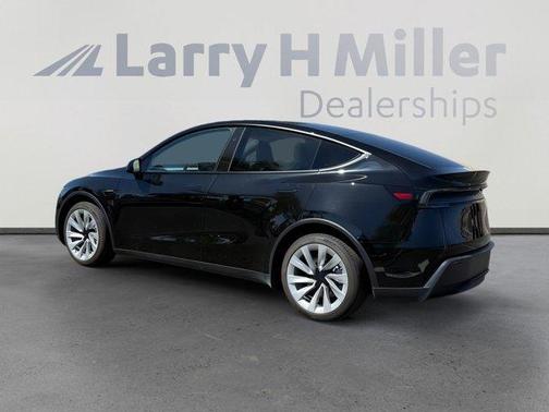 2026 Tesla Model Y PREMIUM