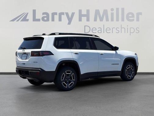 Bright White Clearcoat 2026 Jeep Cherokee LAREDO/LIMITED