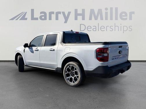 White Metallic 2025 Ford Maverick Lariat