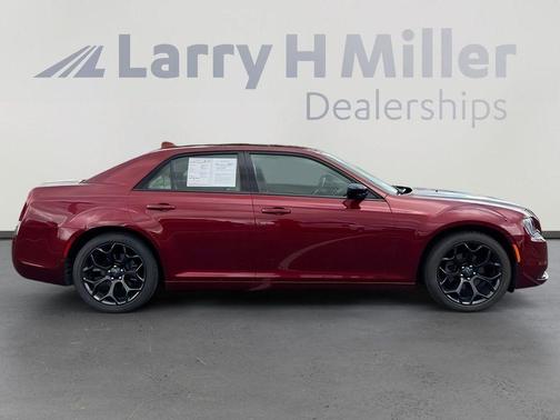 2019 Chrysler 300 Touring