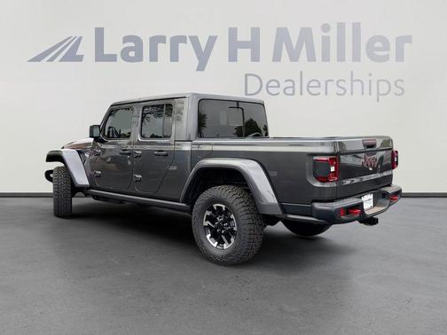 Granite Crystal Clearcoat Metallic 2026 Jeep Gladiator Rubicon
