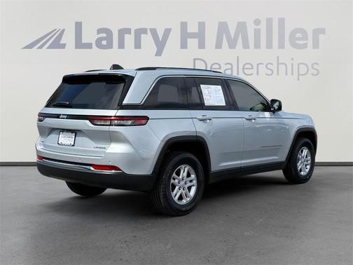 2023 Jeep Grand Cherokee Laredo