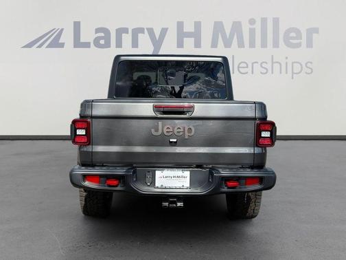 Granite Crystal Clearcoat Metallic 2026 Jeep Gladiator Rubicon