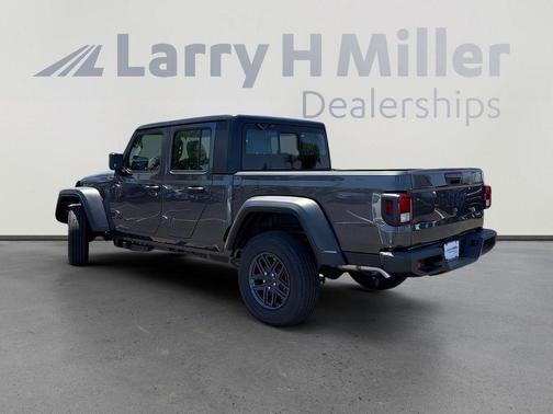 Granite Crystal Clearcoat Metallic 2026 Jeep Gladiator Sport