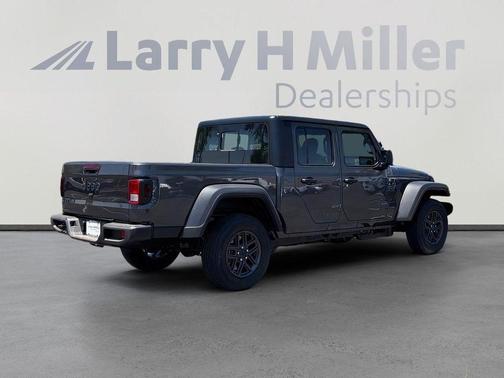 Granite Crystal Clearcoat Metallic 2026 Jeep Gladiator Sport