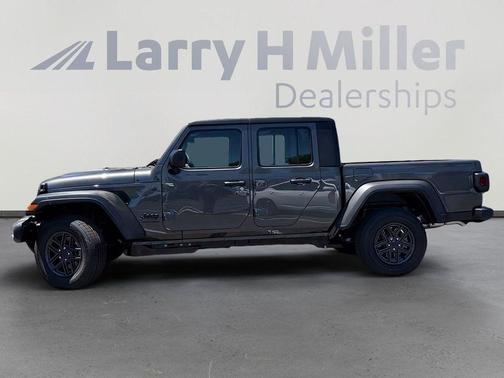 Granite Crystal Clearcoat Metallic 2026 Jeep Gladiator Sport