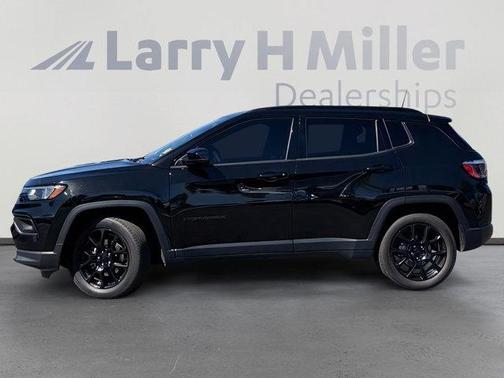 Diamond Black 2022 Jeep Compass Altitude
