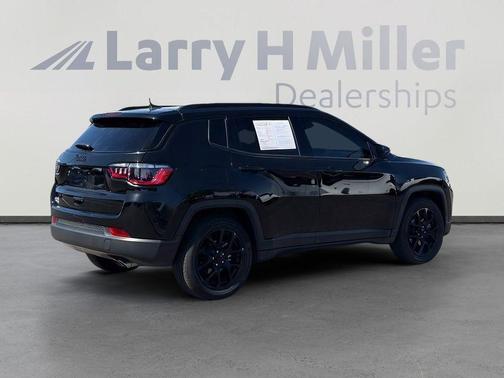 Diamond Black 2022 Jeep Compass Altitude