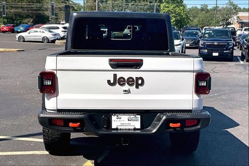 Bright White Clearcoat 2026 Jeep Gladiator Mojave 4x4