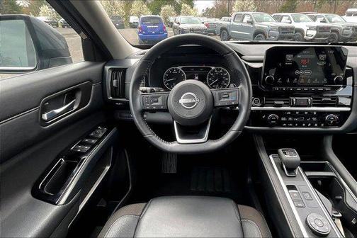 2024 Nissan Pathfinder SL 4WD