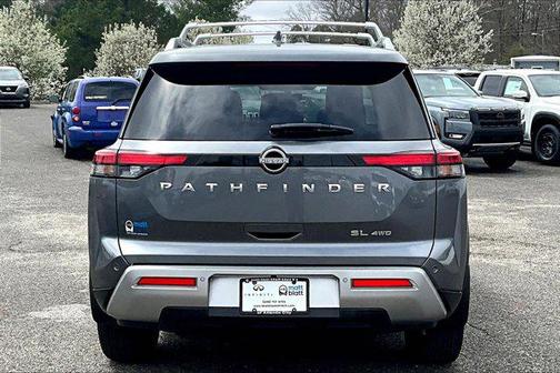 2024 Nissan Pathfinder SL 4WD