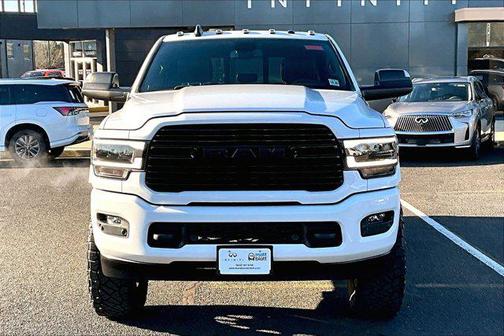 2020 RAM 2500 Laramie Crew Cab 4X4 6'4' Box