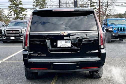 2016 Cadillac Escalade Luxury
