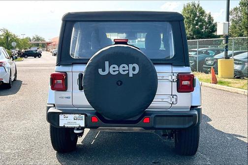 Silver Zynith Clearcoat 2024 Jeep Wrangler 4xe Sahara