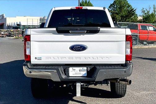 Oxford White 2019 Ford F-250 LARIAT