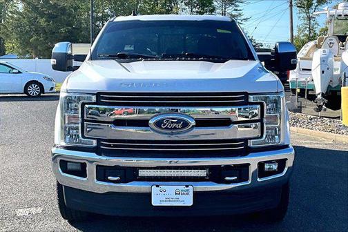 Oxford White 2019 Ford F-250 LARIAT