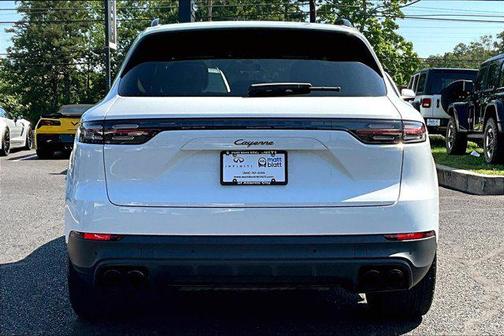 2023 Porsche Cayenne Platinum Edition
