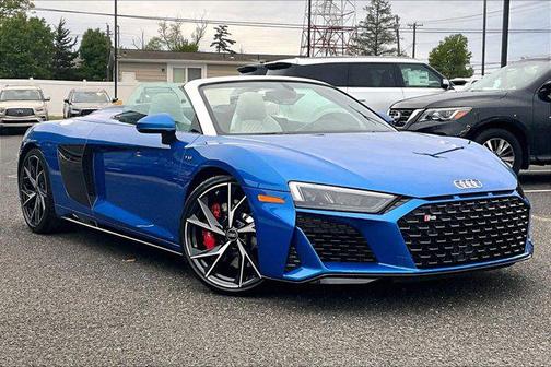Ara Blue Crystal Effect/Black Roof 2023 Audi R8 V10 performance RWD S tronic