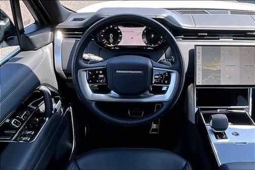 White 2024 Land Rover Range Rover P400 SE