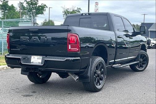 Diamond Black Crystal Pearlcoat 2026 RAM 2500 Laramie Crew Cab 4x4 6'4' Box
