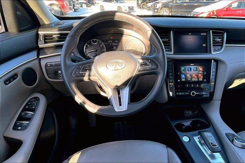 2023 INFINITI QX50 LUXE