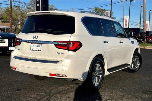 2022 INFINITI QX80 Luxe