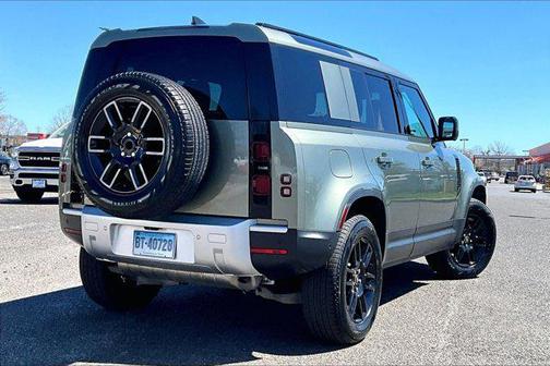 2025 Land Rover Defender 110 P300