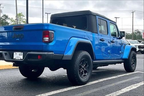 Hydro Blue Pearlcoat 2021 Jeep Gladiator Willys 4x4