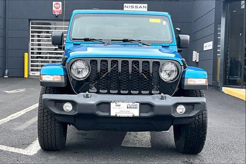 Hydro Blue Pearlcoat 2021 Jeep Gladiator Willys 4x4