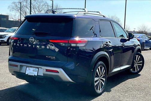 2022 Nissan Pathfinder Platinum 4WD