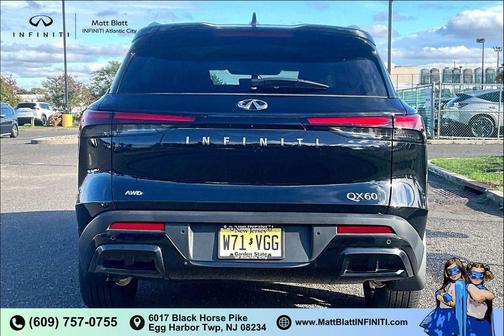 Mineral Black 2025 INFINITI QX60 Luxe