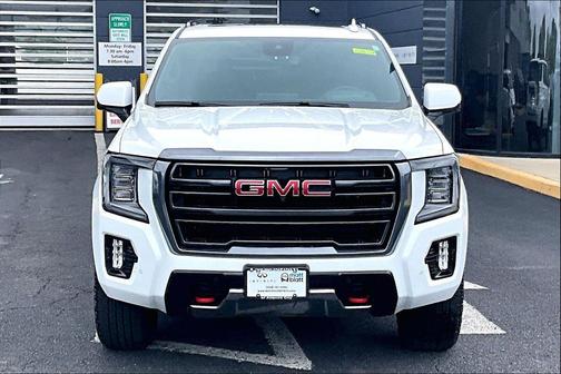Summit White 2024 GMC Yukon 4WD AT4
