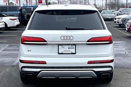 2025 Audi Q7 55 Premium Plus
