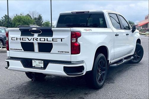 Summit White 2022 Chevrolet Silverado 1500 Custom