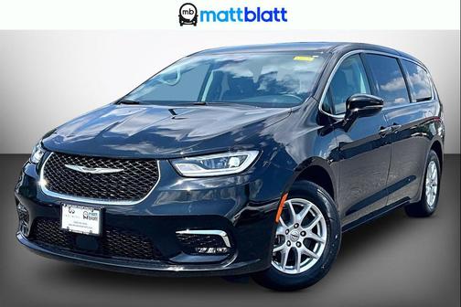 Diamond Black Crystal Pearlcoat 2024 Chrysler Pacifica Touring L