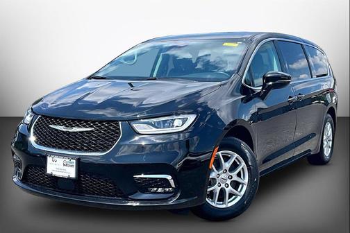Diamond Black Crystal Pearlcoat 2024 Chrysler Pacifica Touring L