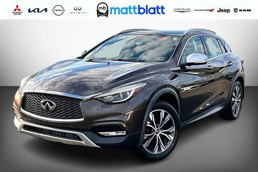 2017 INFINITI QX30 Premium