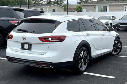 2019 Buick Regal TourX AWD Essence