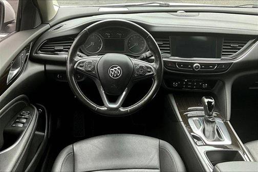 2019 Buick Regal TourX AWD Essence