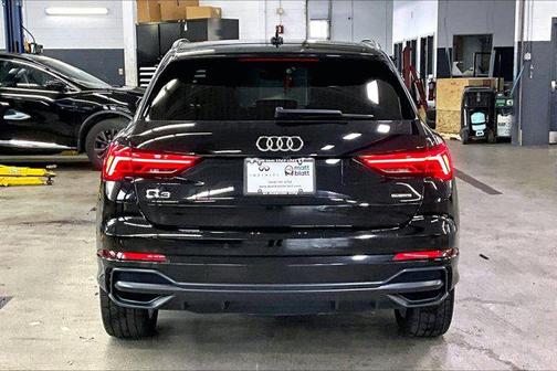 2022 Audi Q3 45 S line Premium